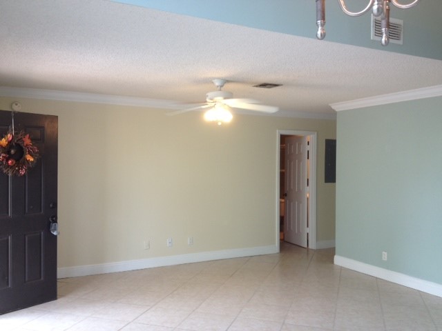1587 39th Avenue, Unit R4 Vero Beach, FL 32960 - Photo 4 of 20