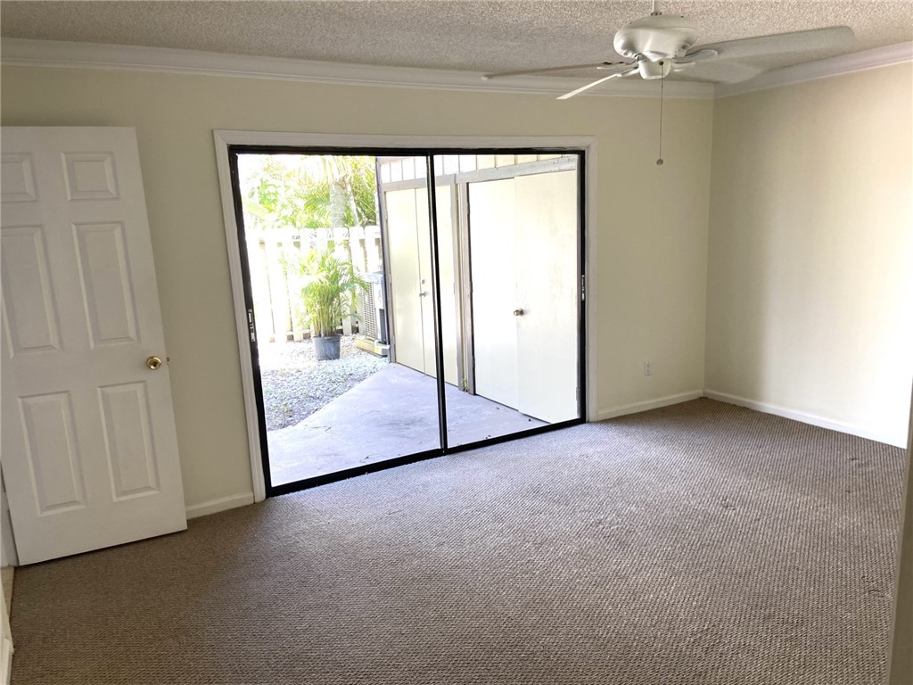 1587 39th Avenue, Unit R4 Vero Beach, FL 32960 - Photo 10 of 20