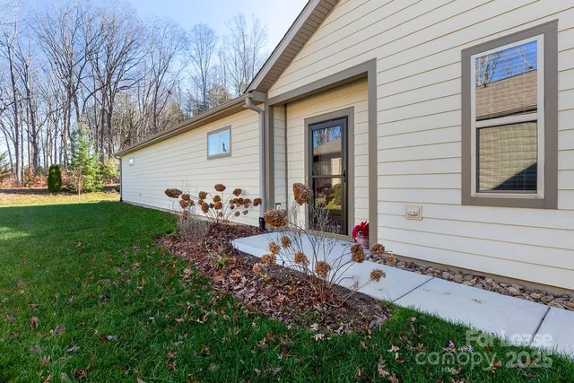 $2,400 | 192 Flat Rock Drive, Denver, NC 28037