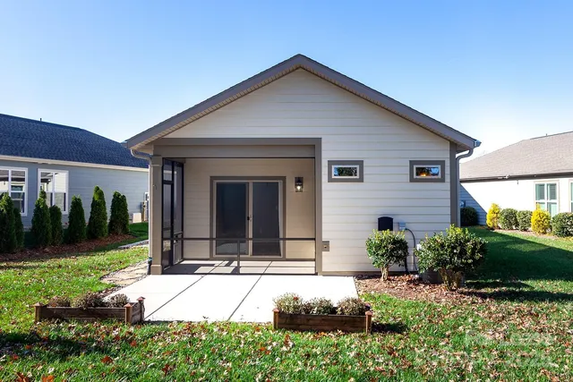 $2,400 | 192 Flat Rock Drive, Denver, NC 28037