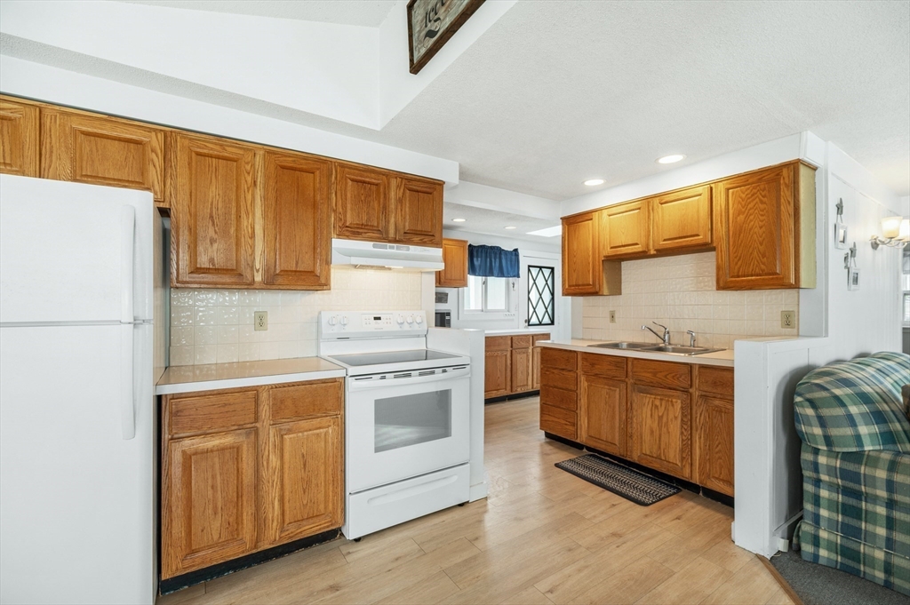 63 North Ridge Road Ipswich, MA 01938 - Photo 9 of 28