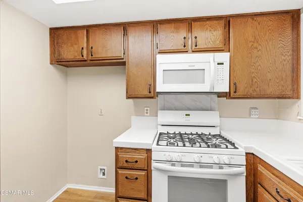 $449,000 | 3354 Darby Street, Unit 313, Simi Valley, CA 93063