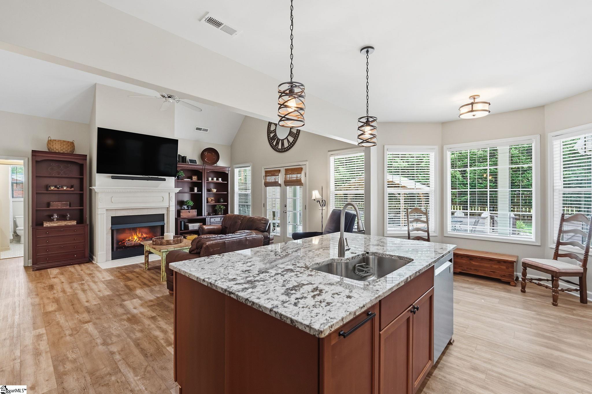 106 Cardinal Court Simpsonville, SC 29681 - Photo 7 of 48