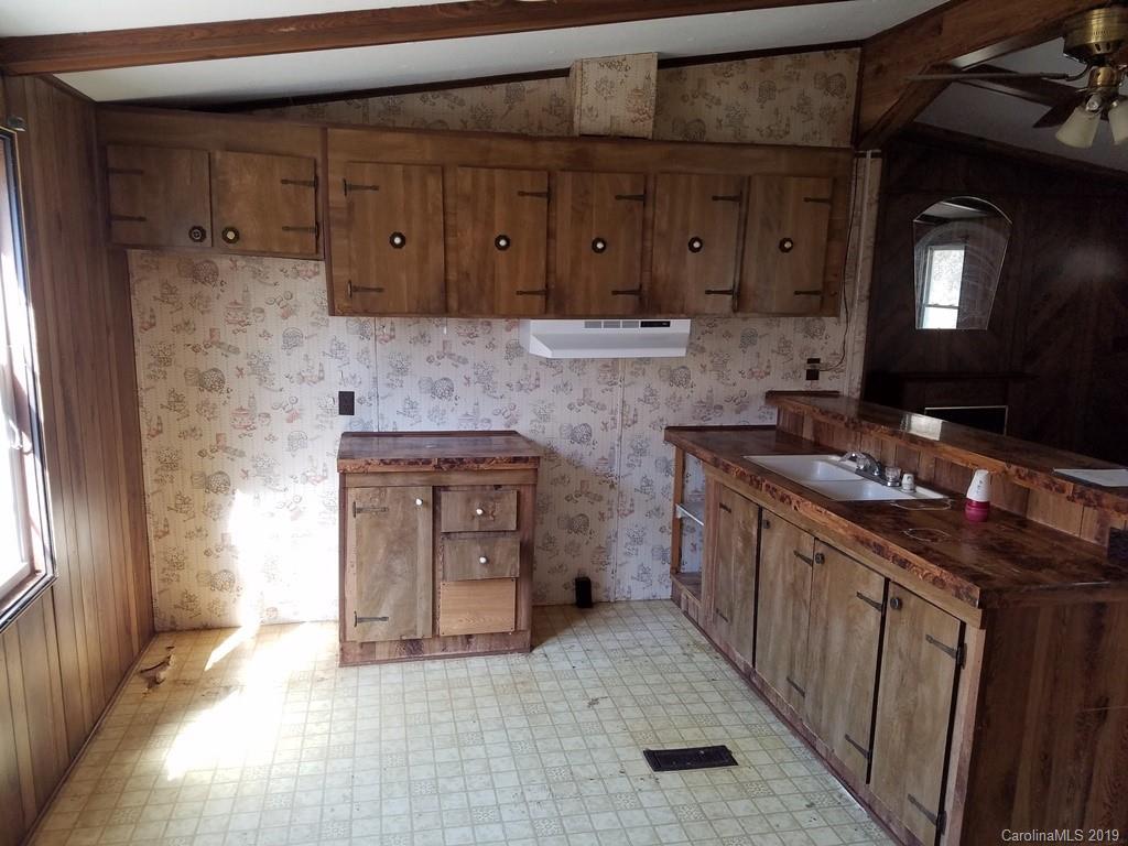 370 Reeves Cove Road Candler, NC 28715 - Photo 3 of 10 Gallery Image 3