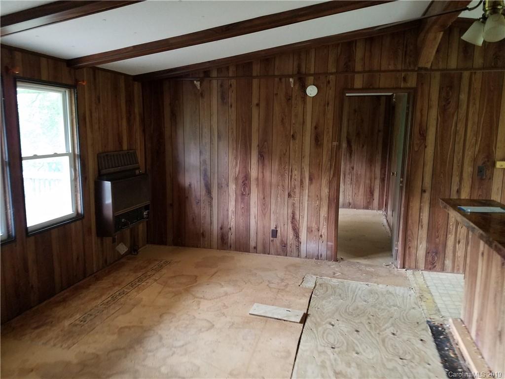 370 Reeves Cove Road Candler, NC 28715 - Photo 5 of 10 Gallery Image 5