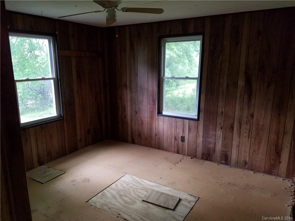 370 Reeves Cove Road Candler, NC 28715 - Photo 6 of 10 Gallery Image 6