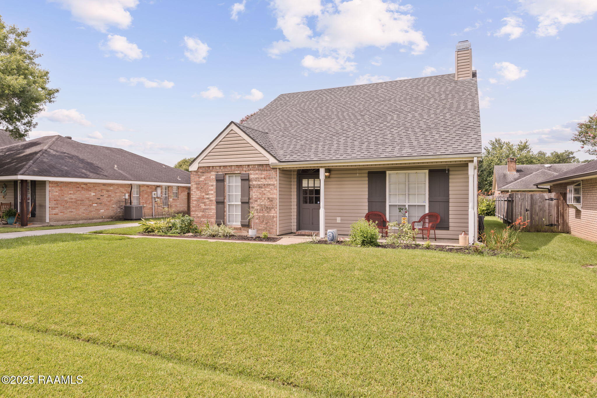 820 Rosedown Lane Lafayette, LA 70503 - Photo 2 of 22 3-web-or-mls-820 Rosedown Ln-3