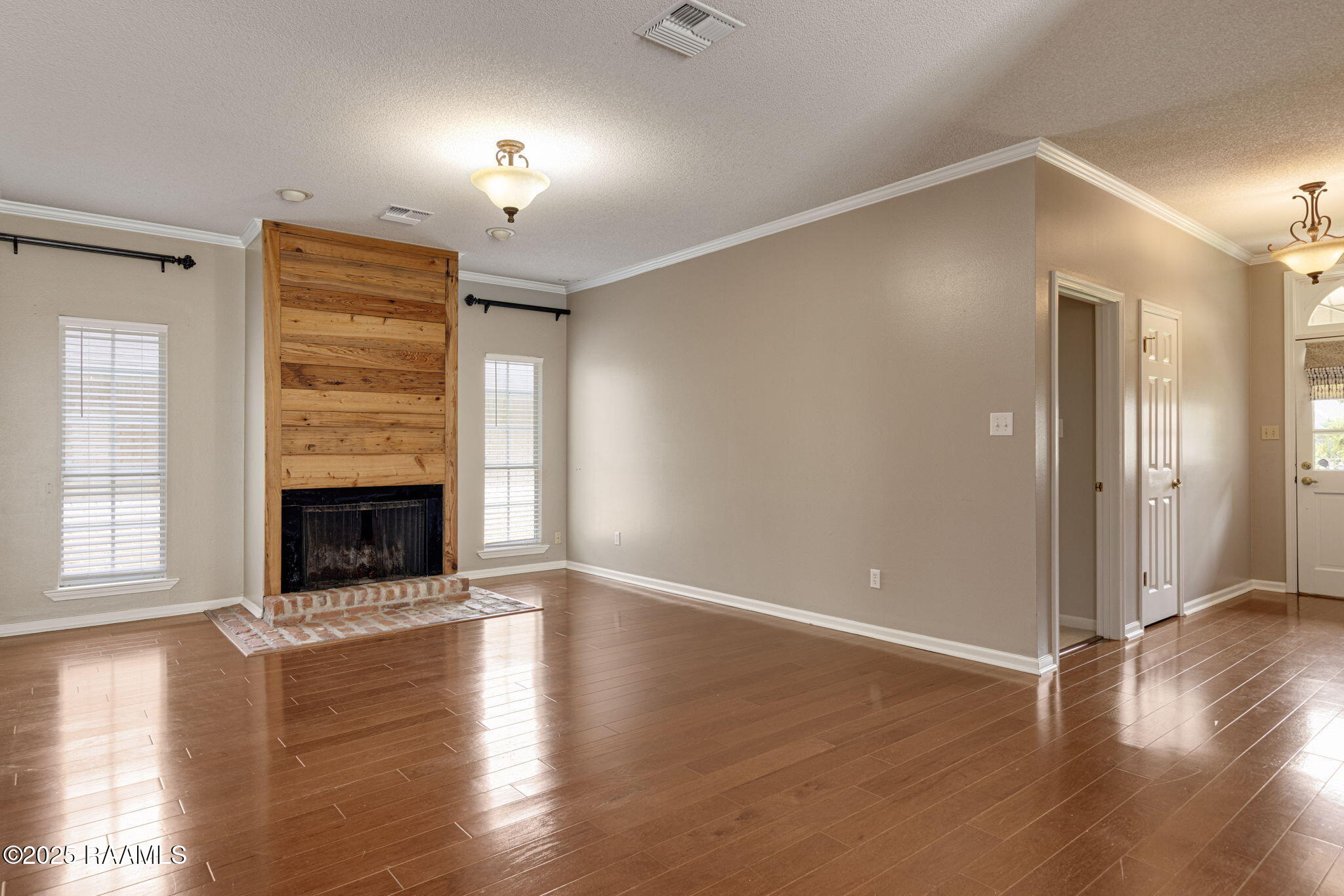 820 Rosedown Lane Lafayette, LA 70503 - Photo 3 of 22 7-web-or-mls-820 Rosedown Ln-7