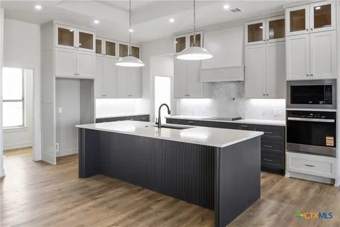 $669,000 | 16026 Honey Ridge Drive, Holland, TX 76534