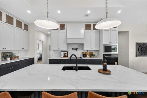 $669,000 | 16026 Honey Ridge Drive, Holland, TX 76534