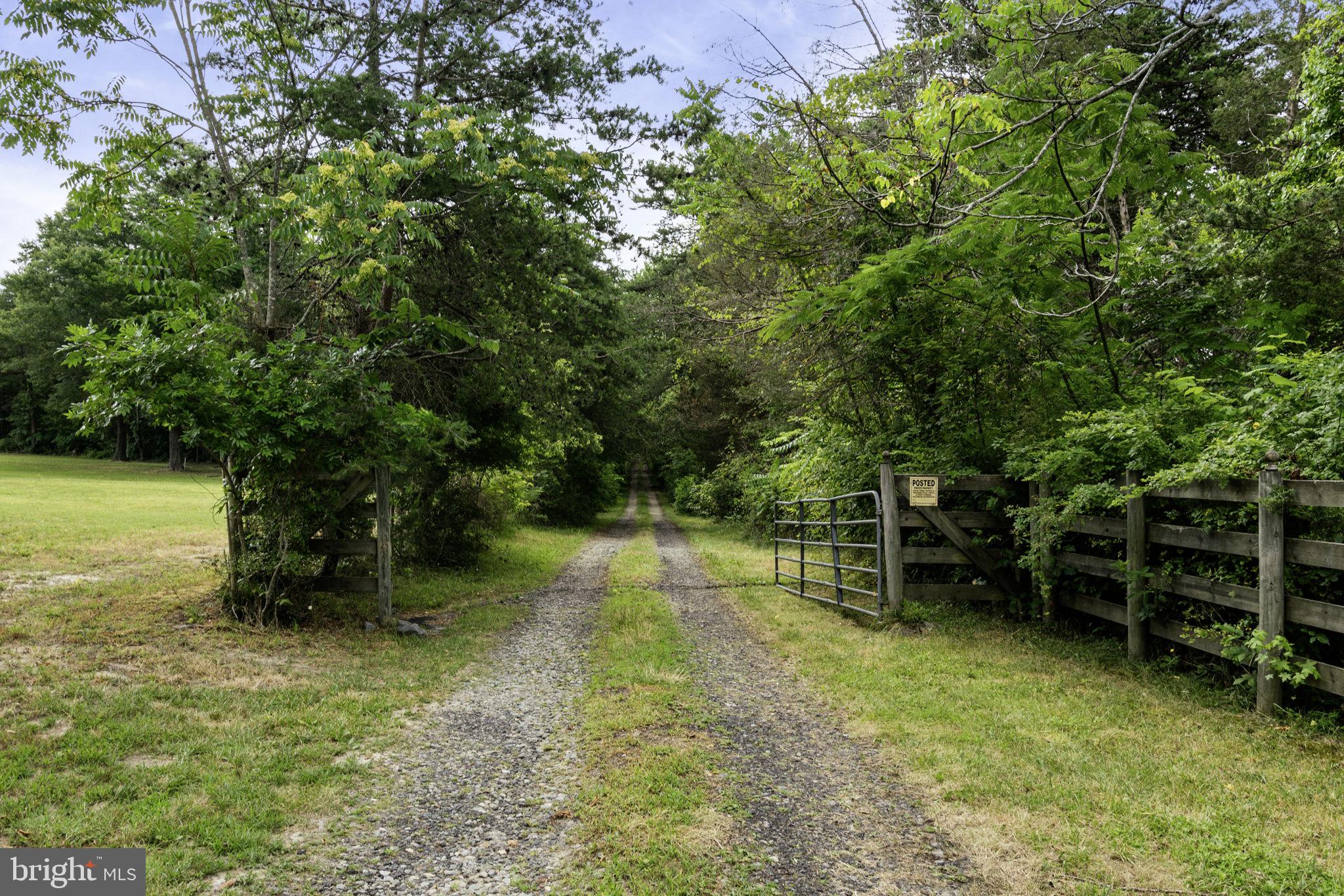 Road Entrace in Gravel