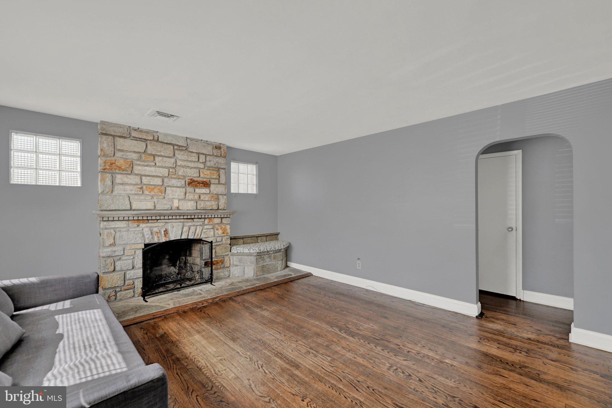 338 Ida Avenue Baltimore, MD 21221 - Photo 6 of 33 Gallery Image 6
