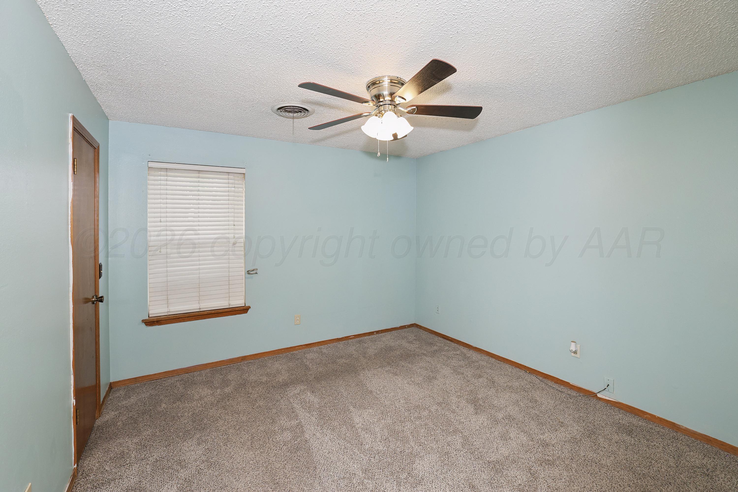 5316 Capulin Lane Amarillo, TX 79110 - Photo 10 of 25 10-Primary Bedroom