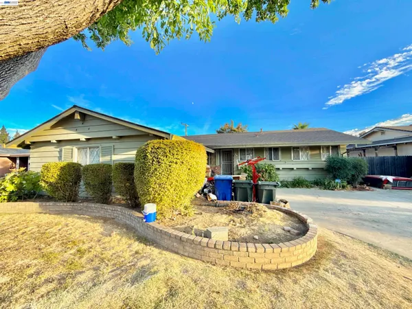 $349,900 | 5814 Hemlock Street, Sacramento, CA 95841