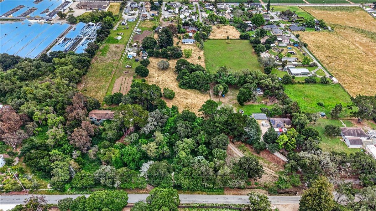 67 Hughes Road Watsonville, CA 95076 - Photo 31 of 33