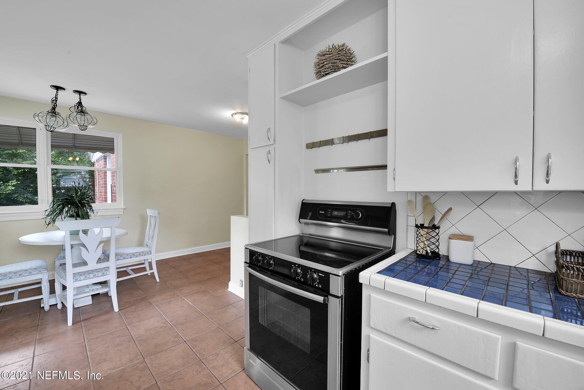 4041 Dover Road Jacksonville, FL 32207 - Photo 12 of 38 All appliances stay!