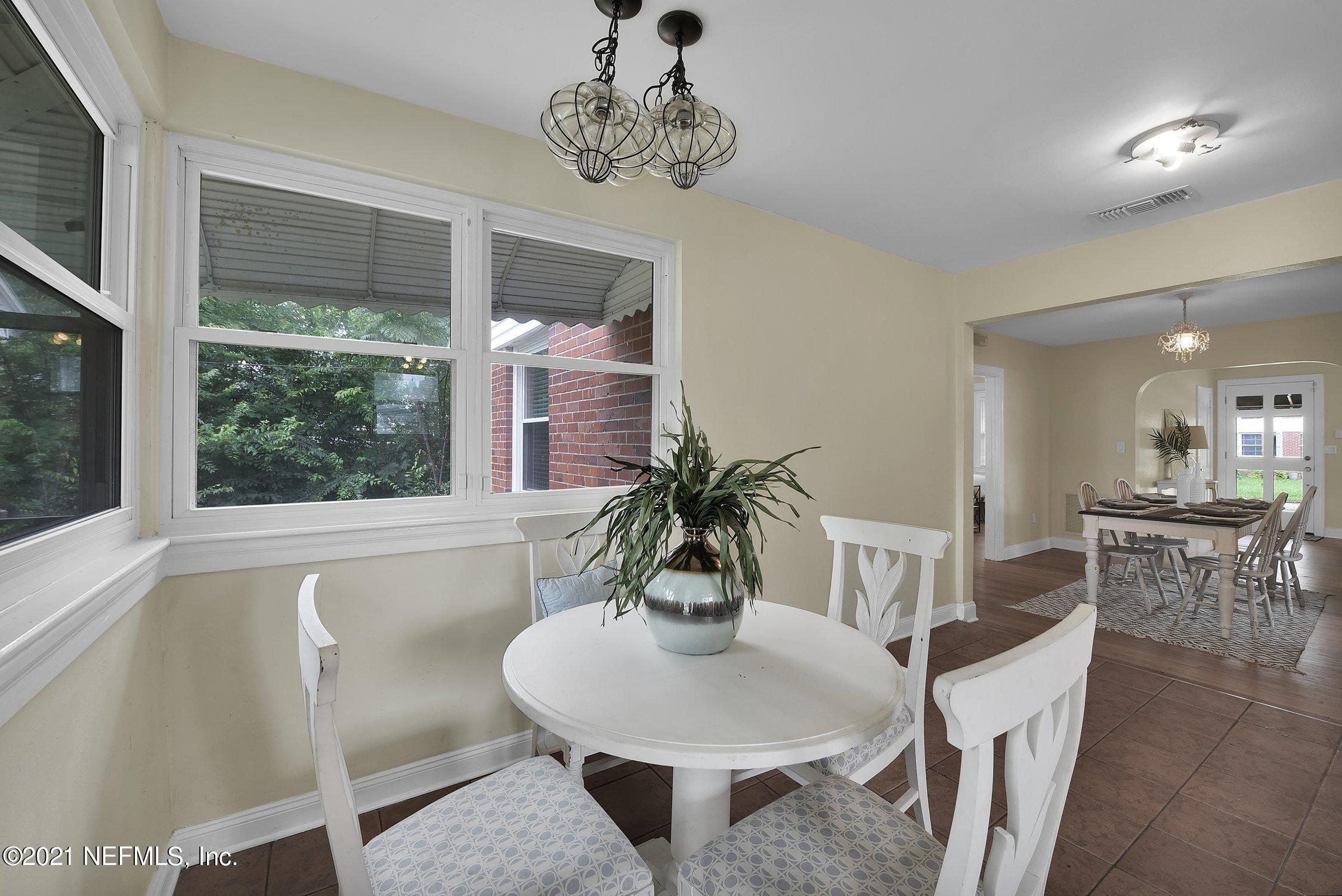 4041 Dover Road Jacksonville, FL 32207 - Photo 13 of 38 Kitchen eat-in space