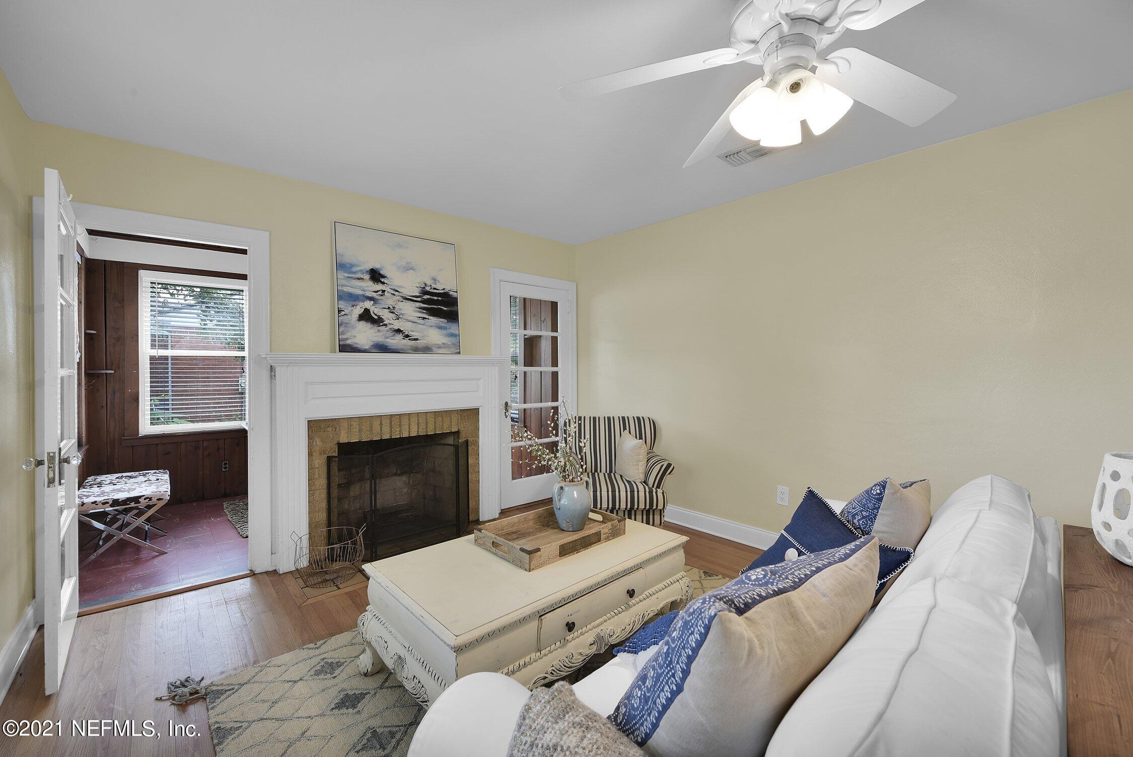 4041 Dover Road Jacksonville, FL 32207 - Photo 8 of 38 Family room with fireplace