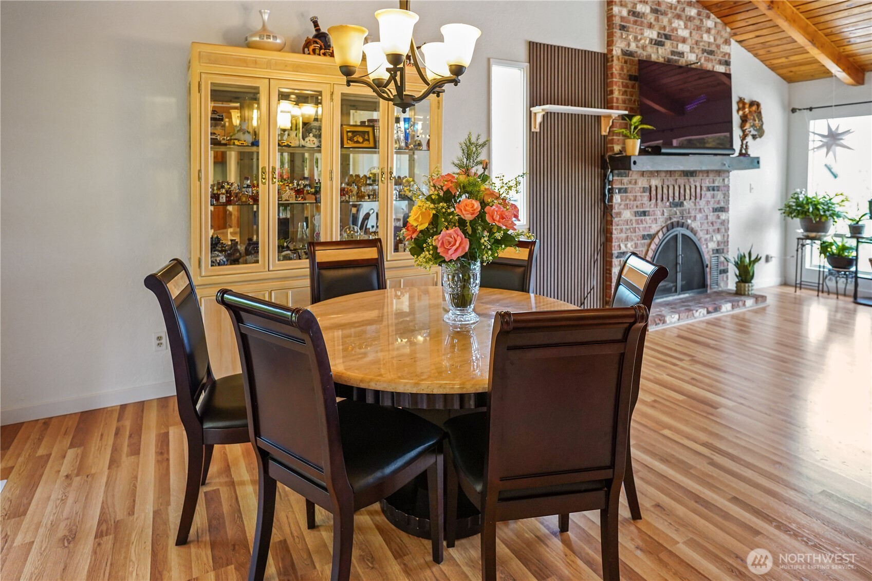 16604 3rd Avenue Southeast Bothell, WA 98012 - Photo 5 of 22 a view of a dining room with furniture and chandelier