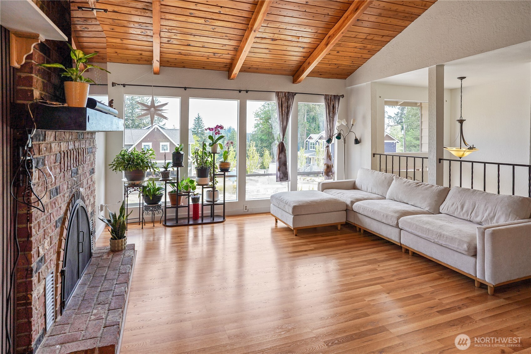 16604 3rd Avenue Southeast Bothell, WA 98012 - Photo 7 of 22 a living room with furniture and wooden floor