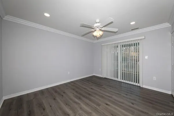 $2,555 | 463 Lake Pointe Drive, Unit 463, Middle Island, NY 11953