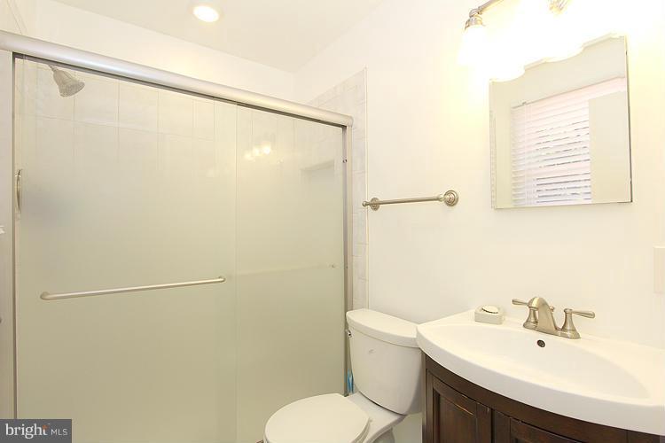 9103 Adelphi Road Hyattsville, MD 20783 - Photo 15 of 28 Bath (Master)