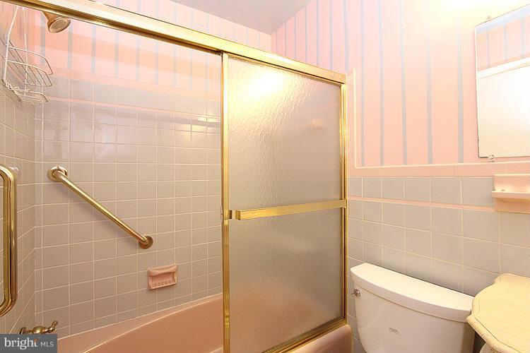 9103 Adelphi Road Hyattsville, MD 20783 - Photo 18 of 28 Hall Bath