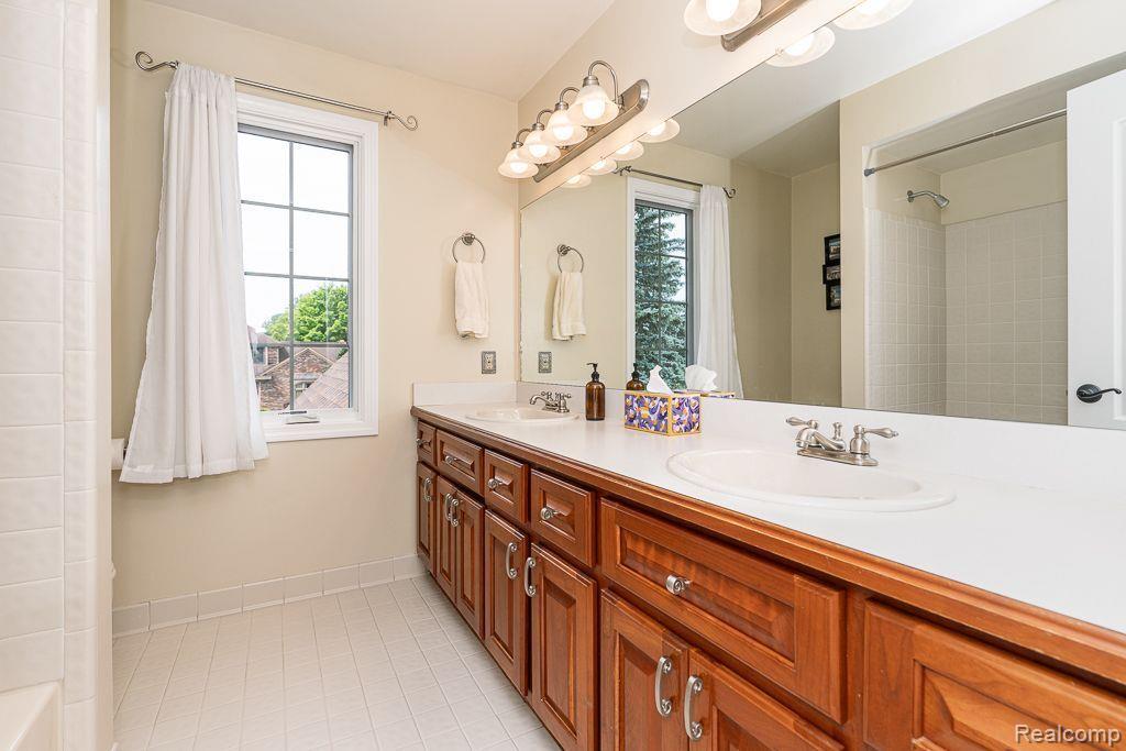 2072 Ridgefield Court Rochester Hills, MI 48306 - Photo 27 of 41