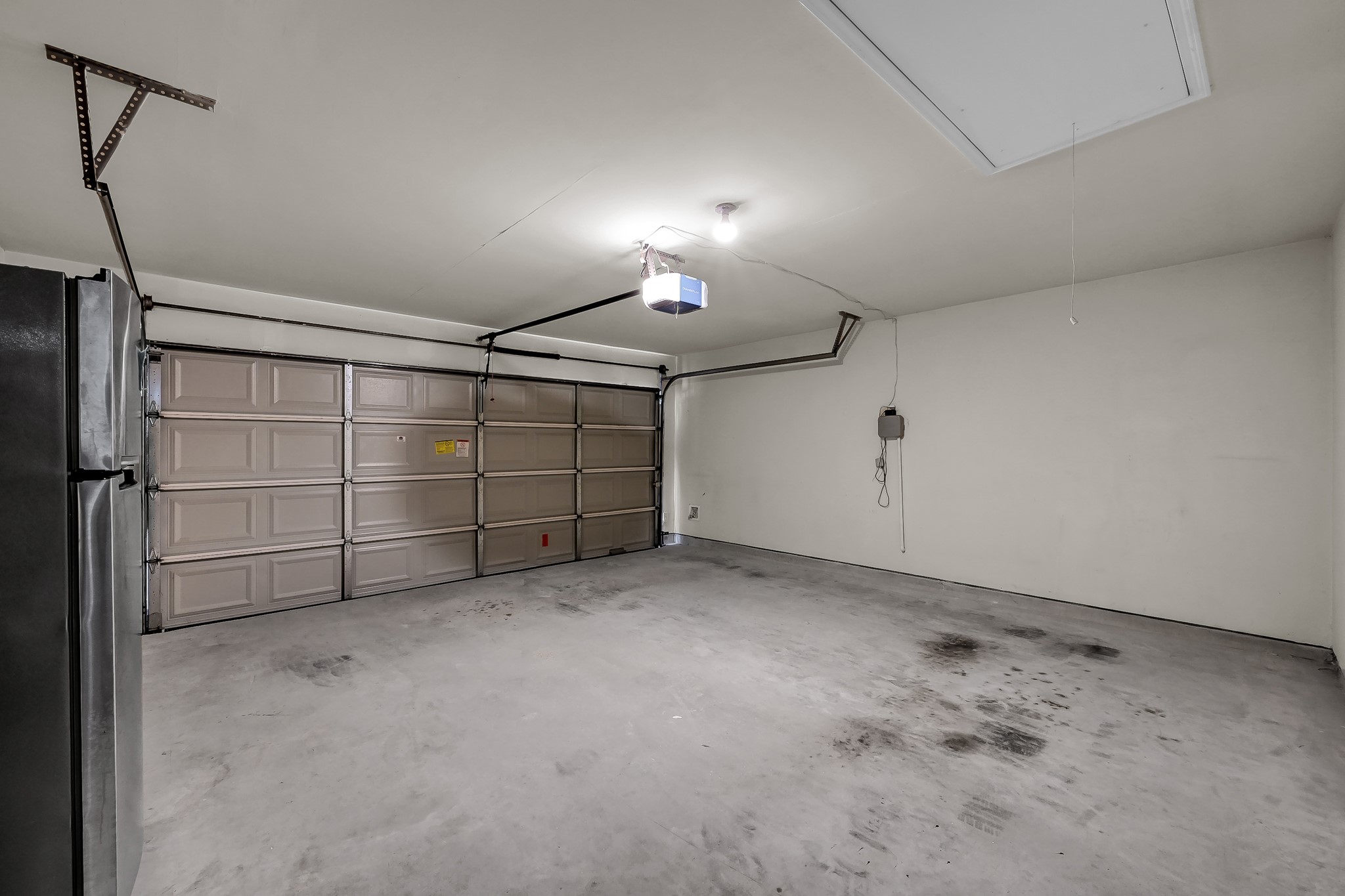 30206 Mesa Valley Drive Spring, TX 77386 - Photo 31 of 38 a view of a garage