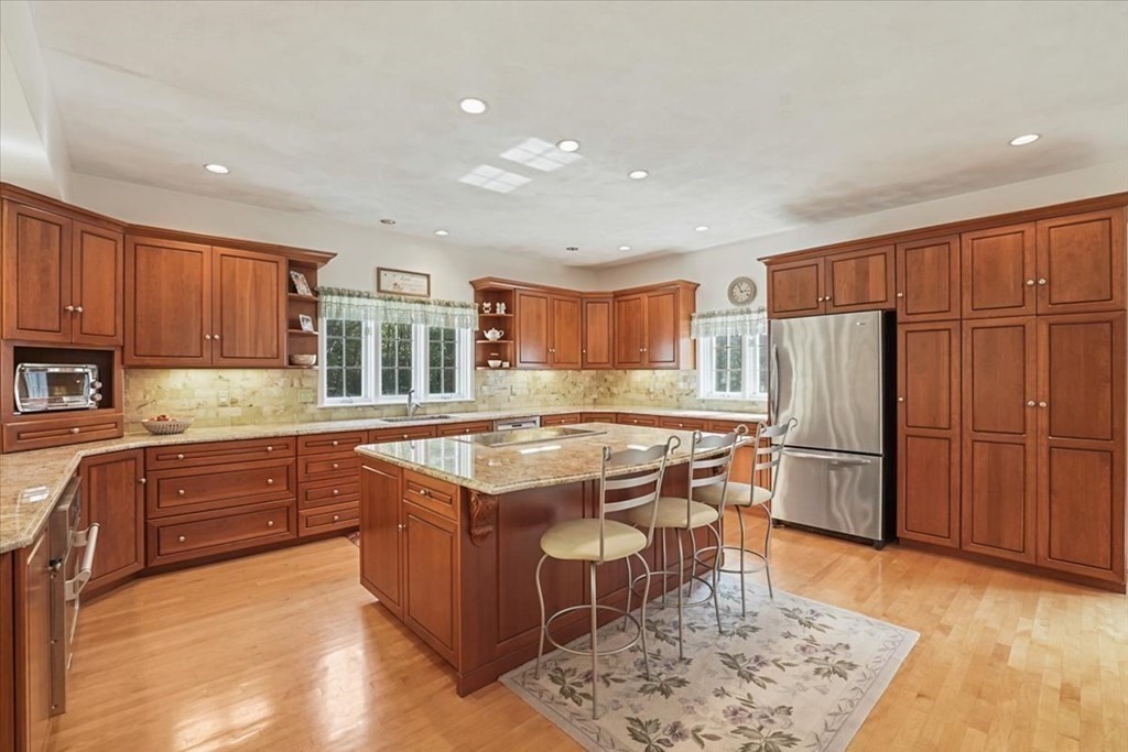 208 Far Reach Road Westwood, MA 02090 - Photo 12 of 40 Gallery Image 12