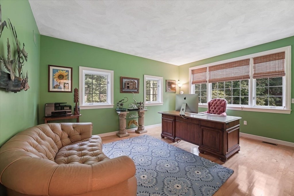 208 Far Reach Road Westwood, MA 02090 - Photo 19 of 40 Gallery Image 19