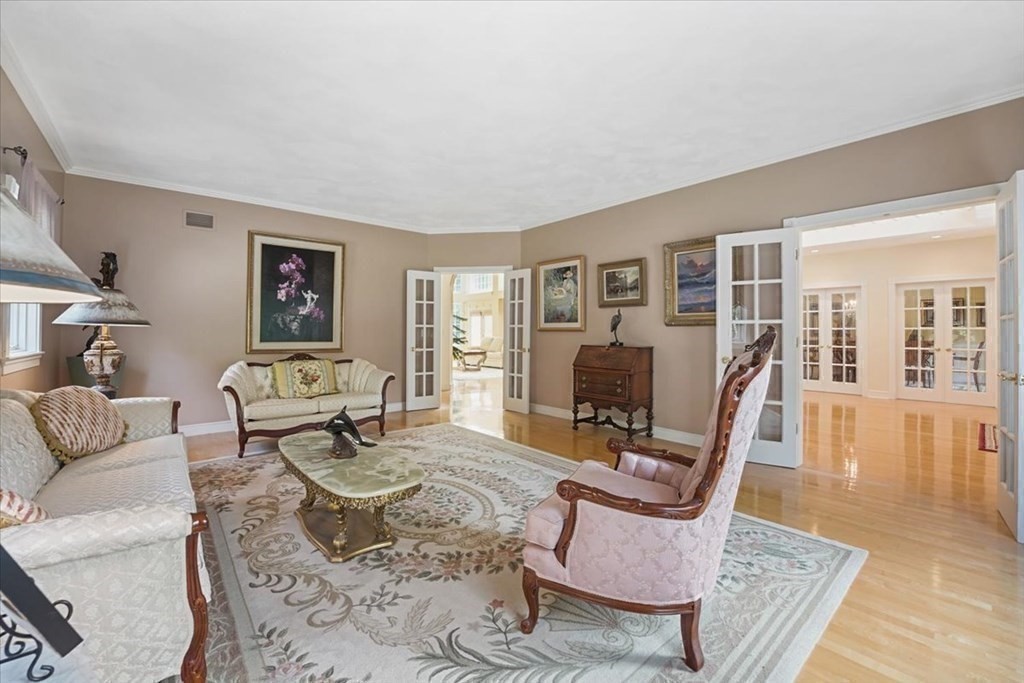 208 Far Reach Road Westwood, MA 02090 - Photo 20 of 40 Gallery Image 20