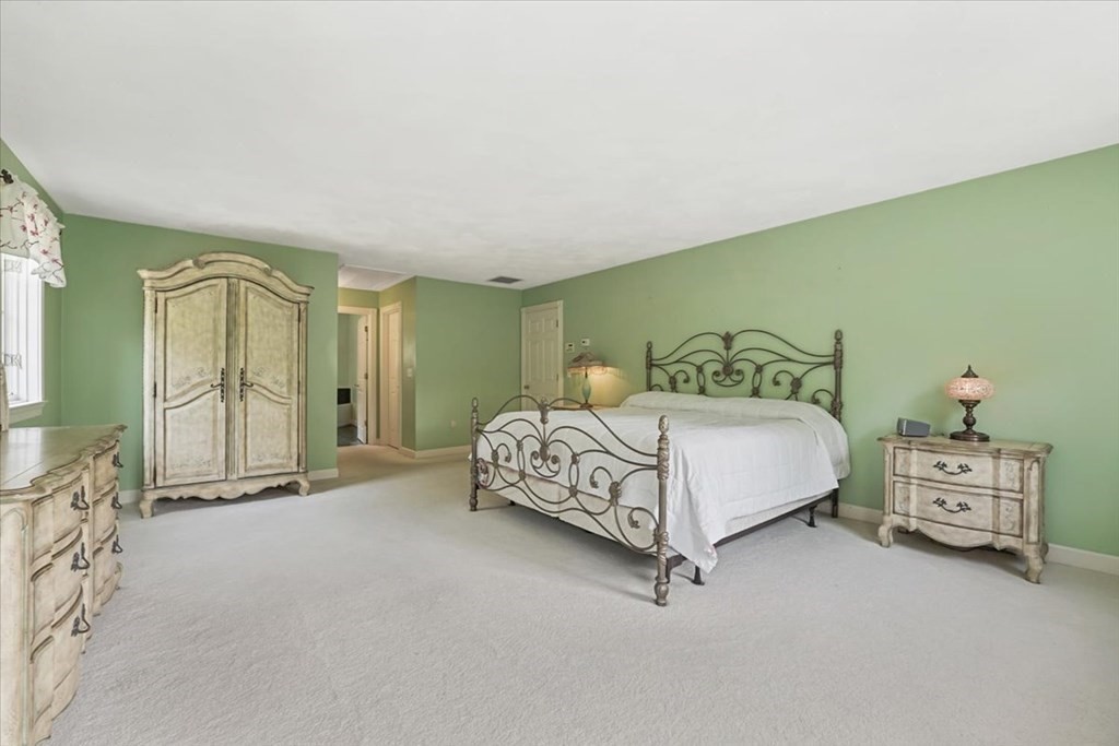 208 Far Reach Road Westwood, MA 02090 - Photo 25 of 40 Gallery Image 25