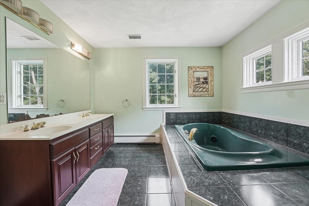 208 Far Reach Road Westwood, MA 02090 - Photo 26 of 40 Gallery Image 26