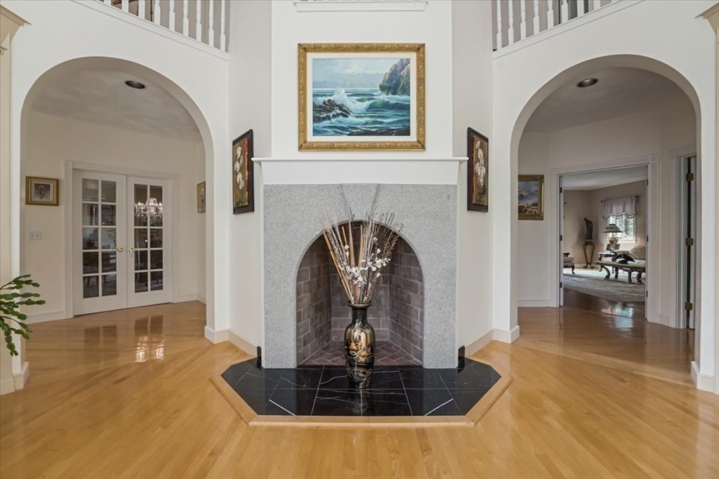 208 Far Reach Road Westwood, MA 02090 - Photo 5 of 40 Gallery Image 5