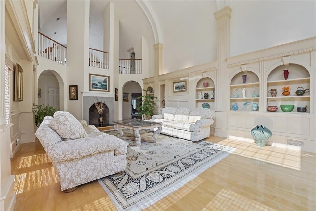 208 Far Reach Road Westwood, MA 02090 - Photo 7 of 40 Gallery Image 7