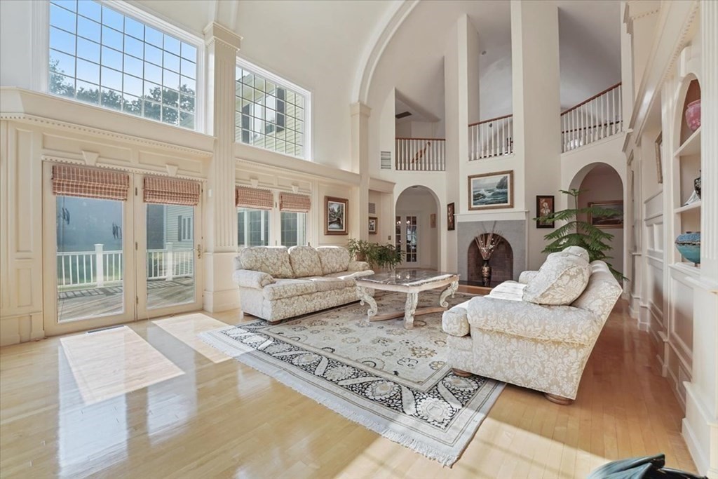 208 Far Reach Road Westwood, MA 02090 - Photo 8 of 40 Gallery Image 8