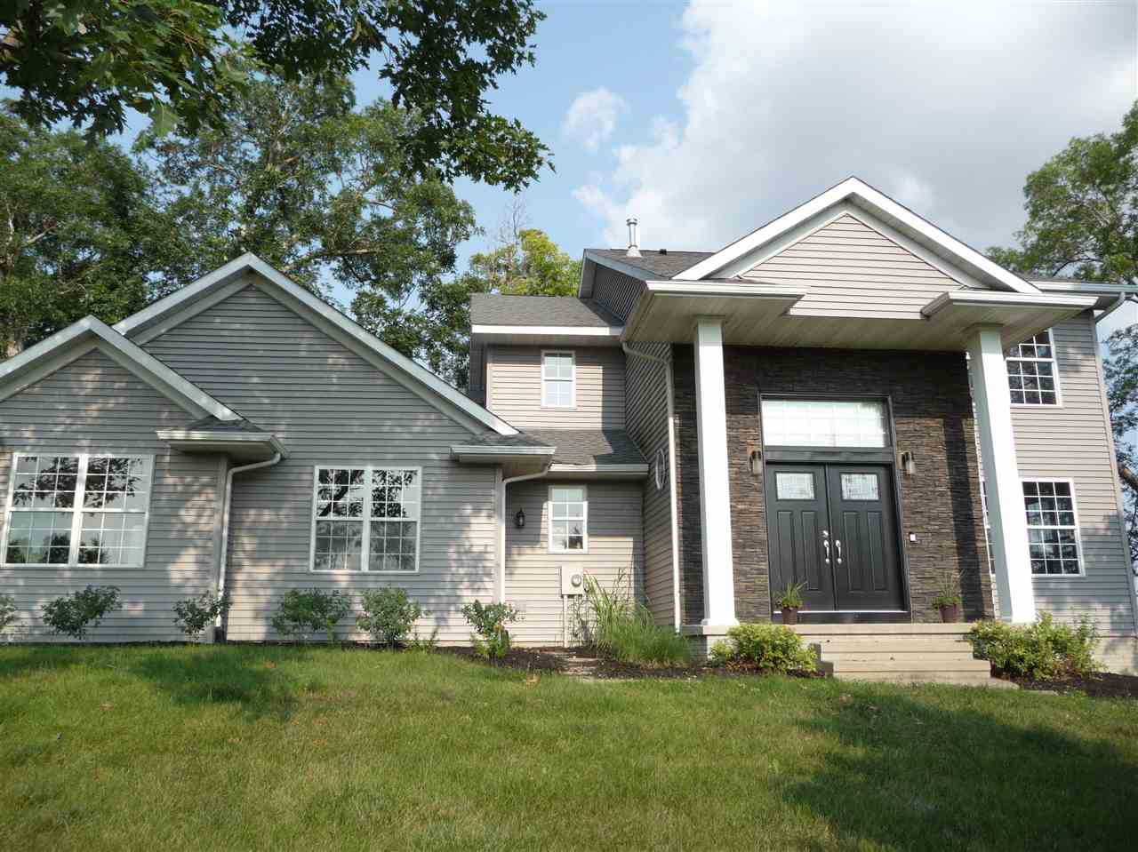 4700 Riverside Court Northeast Cedar Rapids, IA 52411 - Photo 1 of 50 Gallery Image 1