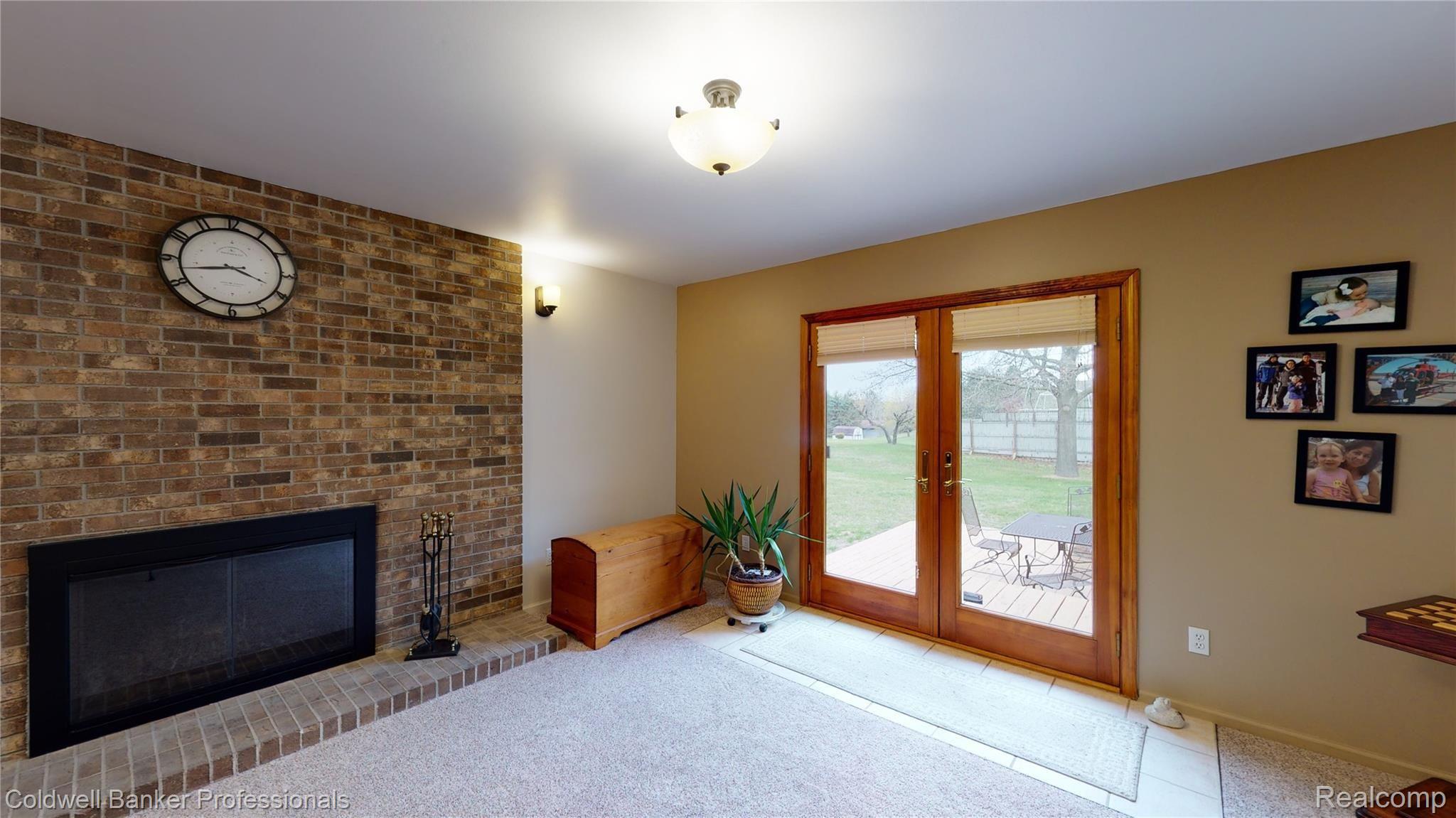 1191 West Sutton Road Metamora, MI 48455 - Photo 34 of 63 Family room 1.jpg