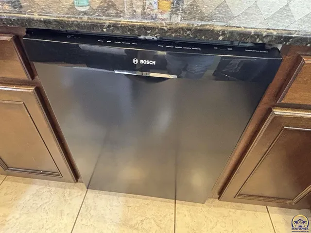 $284,900 | 13 Locust Street, Cottonwood Falls, KS 66845