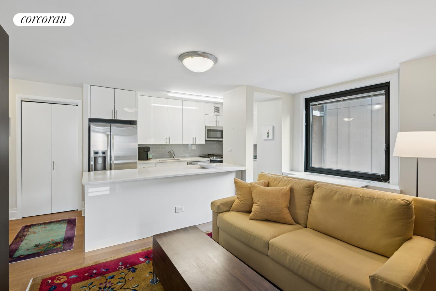 531 Main Street, Unit 617 Manhattan, NY 10044 - Photo 2 of 17