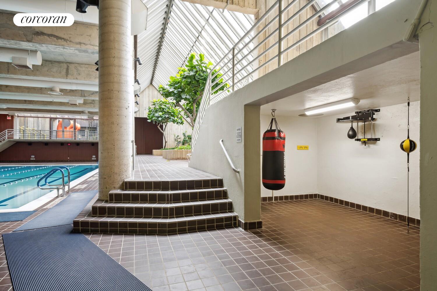 531 Main Street, Unit 617 Manhattan, NY 10044 - Photo 8 of 17