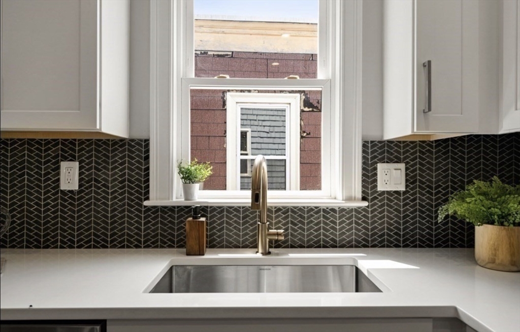 17 Van Winkle Street, Unit 3 Boston, MA 02124 - Photo 4 of 10