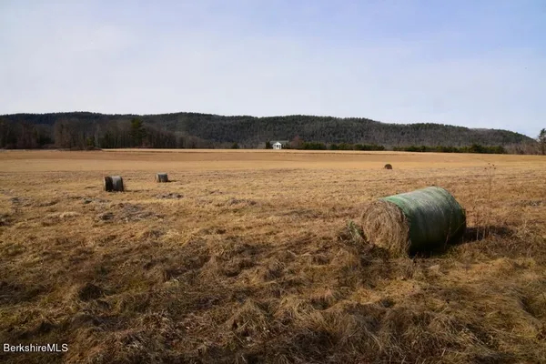 $2,495,000 | 84 B North Undermountain Road, Egremont, MA 01230