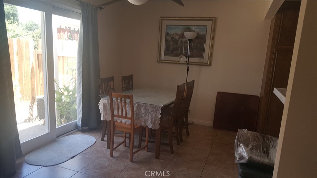 880 Robles Place Corona, CA 92882 - Photo 2 of 11