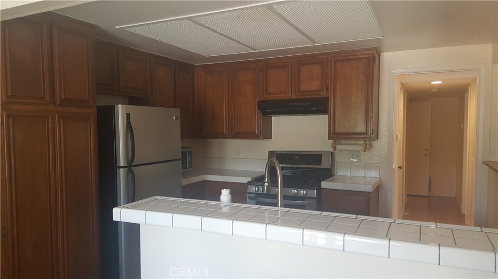 880 Robles Place Corona, CA 92882 - Photo 10 of 11