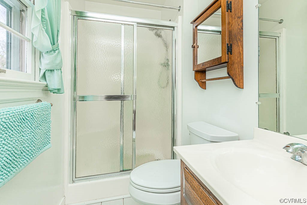 11192 Verdon Road Doswell, VA 23047 - Photo 27 of 50 Primary Bedroom Full Bath