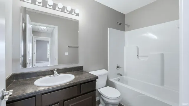 $289,900 | 10825 Yalumba Pass, Roanoke, IN 46783