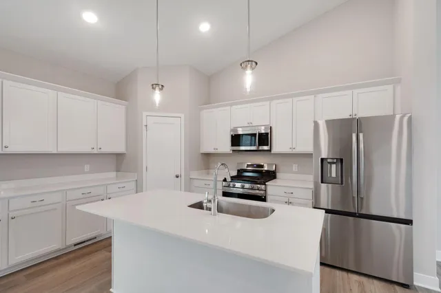 $474,900 | 2157 Westpointe Drive, Hastings, MN 55033