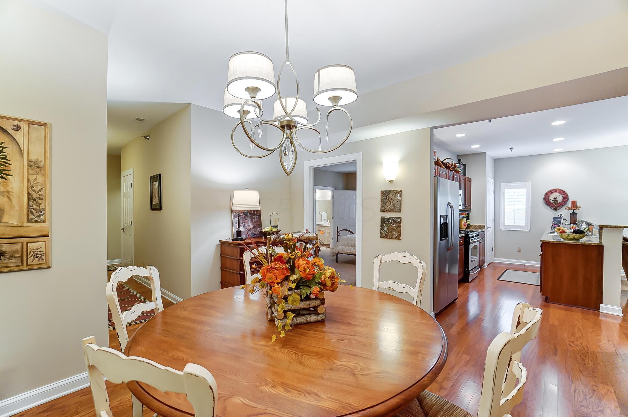 1742 Ridgecliff Road Upper Arlington, OH 43221 - Photo 18 of 45 019